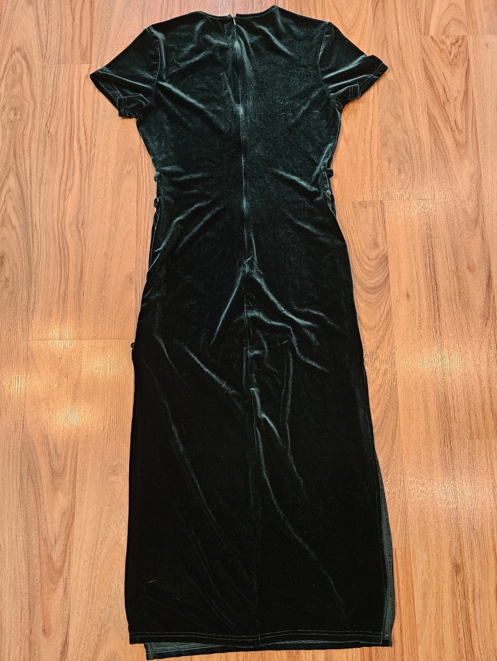 Short-Sleeve Velvet Maxi Dress with Side Slit Button Detail - Dark Green - Picture 7 of 14